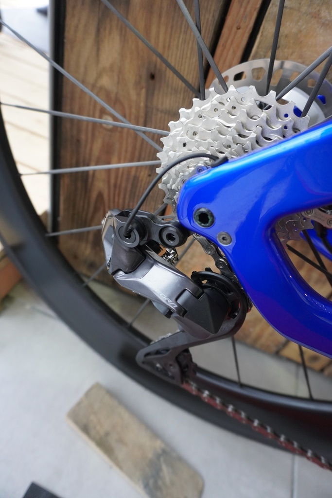 Adris Le Vitesse Shimano Ultegra 2x 12v + Roues carbone Lun Hyper 