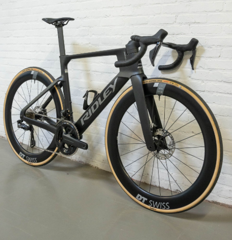 Ridley Noah FAST 3.0 Shimano Ultegra Di2 2x 12v roues DTswiss Spline 1400 RS 62mm 
