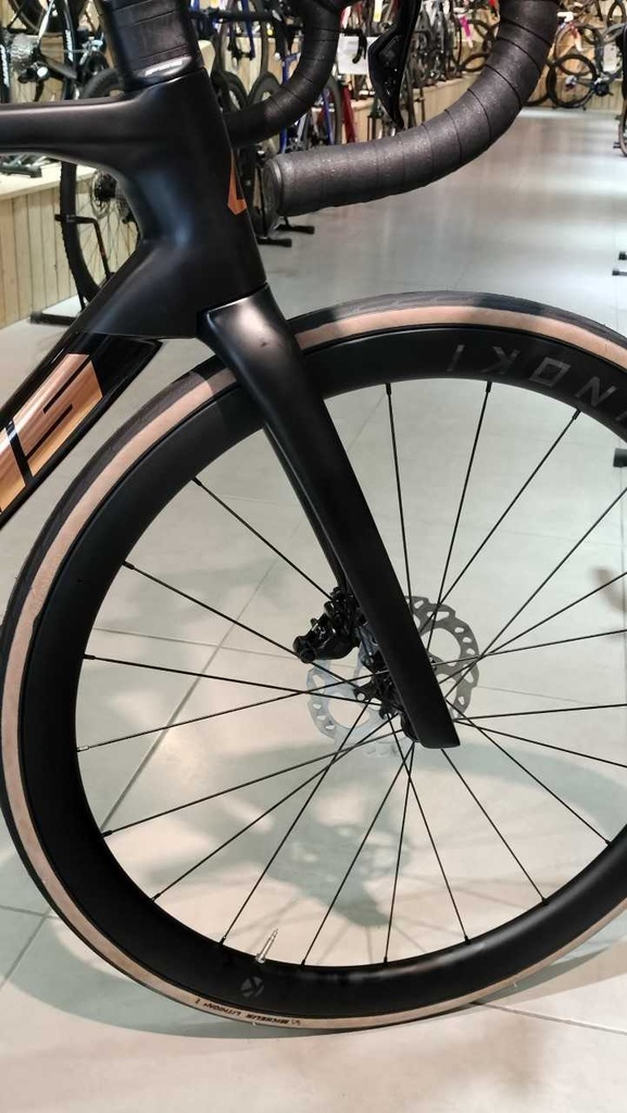 Adris Le Performance LTD Shimano 105 DI2 2x 12v