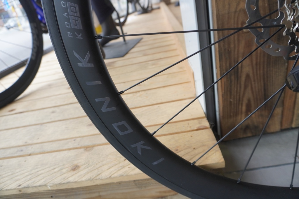 Adris Le Vitesse Shimano 105 Di2 Rouge Saphire 