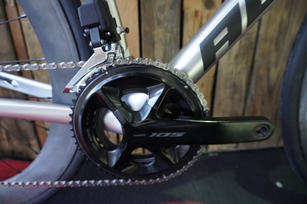 Adris Le performance S2 Black/Ouragan Shimano 105 DI2 2x 12v