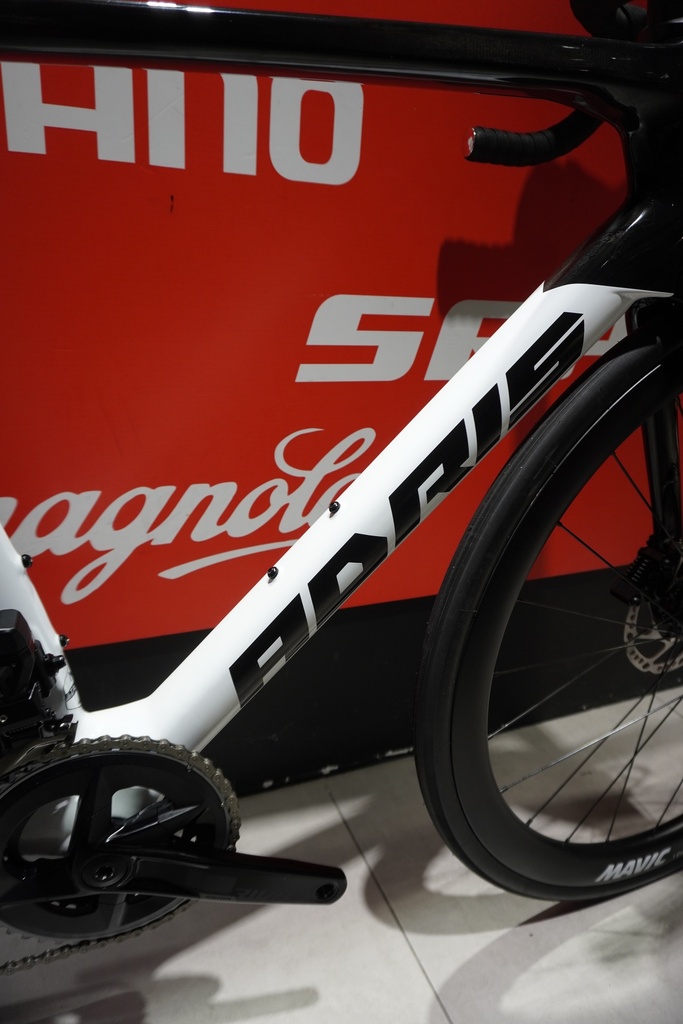 Adris Le performance S2 Black/Ouragan Shimano 105 DI2 2x 12v