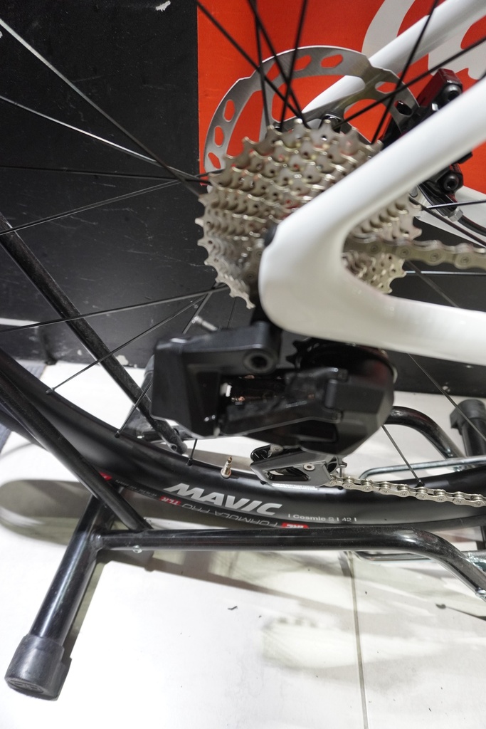 Adris Le performance S2 Black/Ouragan Shimano 105 DI2 2x 12v