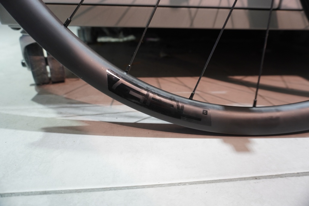 Paire de roues Novatec GR30 carbone 