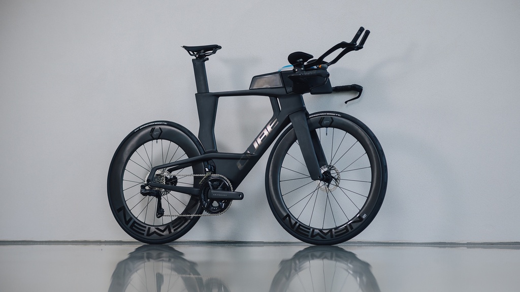 Cube Aerium C: 68x Race Carbon´n´chrome   2027 