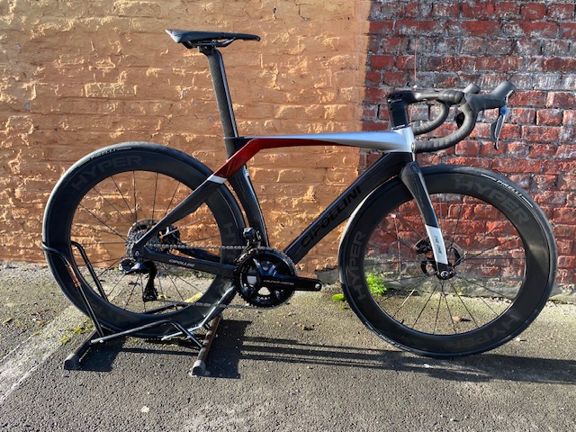 Cipollini RB1K The One Carbon Silver Red Metal Dura-Ace Di2 + Metron 5D + Lùn hyper carbone Taille S