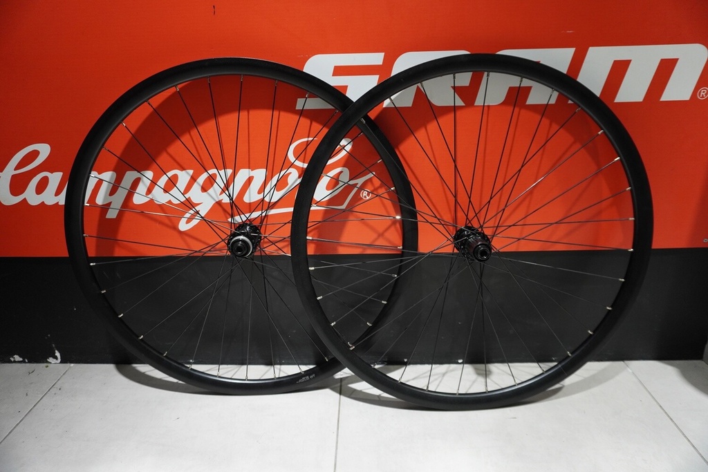Paire de roues shimano 105 Aluminium