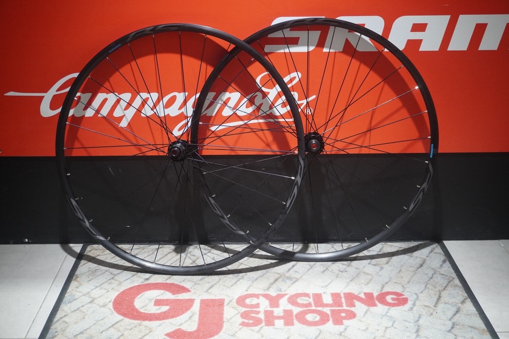 Paire de roues Shimano RS Disc