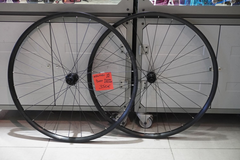 Paire de roues Newmen GR25 Performance body microspline