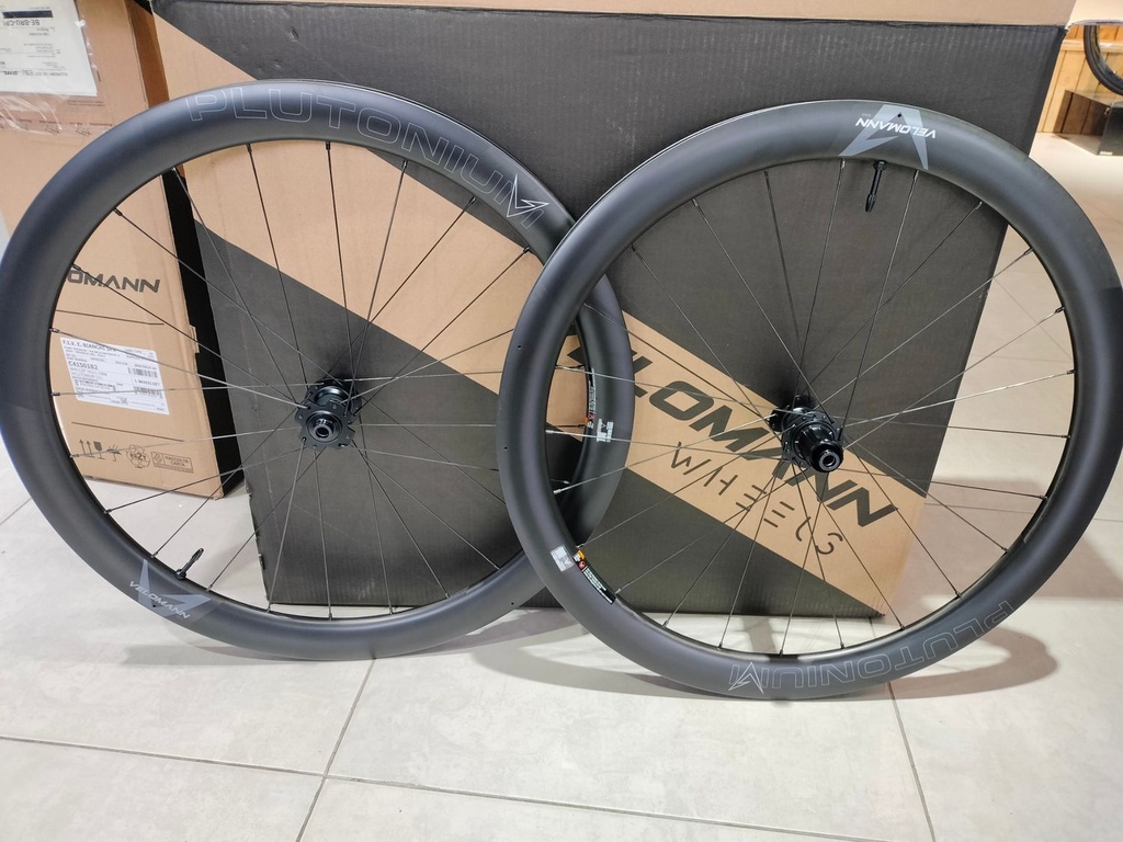 Velomann Plutonium 50 Carbon wheels HG