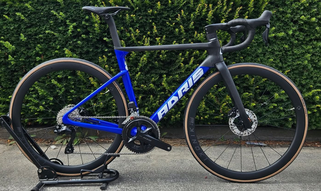 Adris Le Performance S2 Shimano 105 Di2 Bleu Electrique