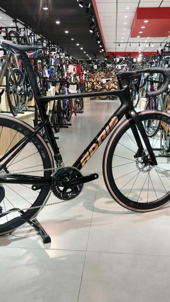 Adris Le Performance LTD Shimano 105 DI2 2x 12v