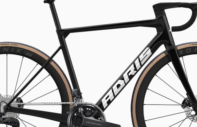 kit Cadre Adris Le Rouleur Noir + Cockpit carbone