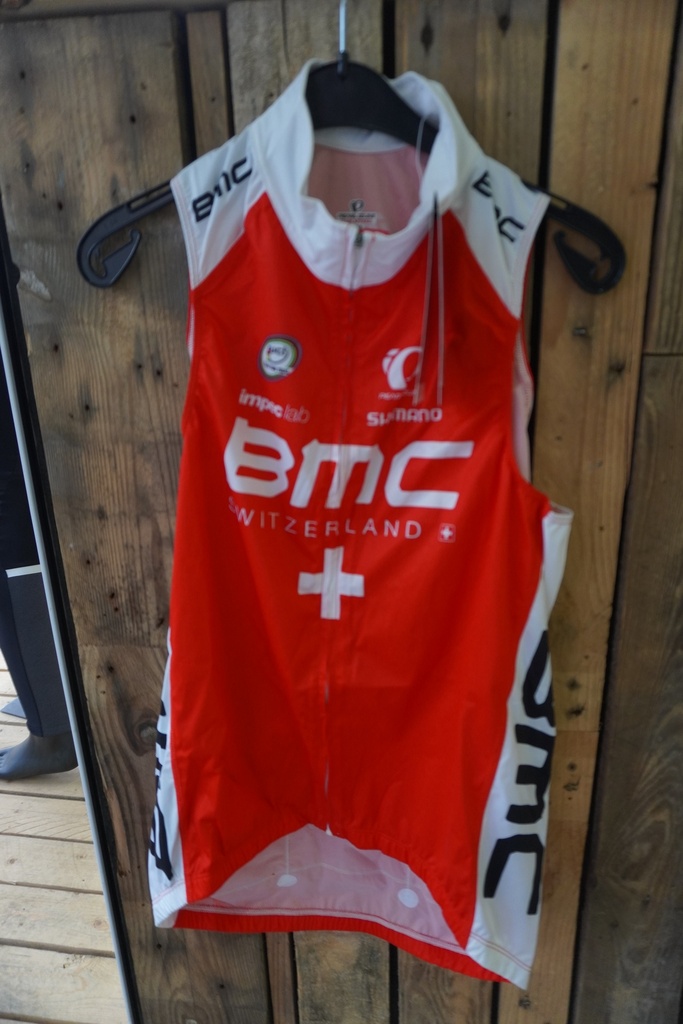 Coupe Vent Léger Blanc/rouge Champion de Suisse Pearl Izumi BMC pro team