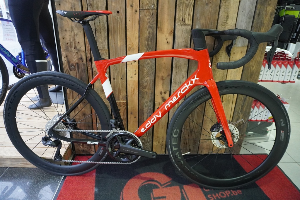 Eddy Merckx 525 Shimano Ultegra DI2 + Roues Novatec 55mm
