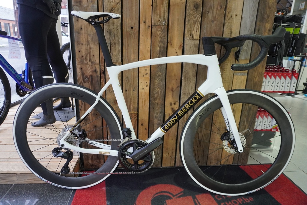 Eddy Merckx 525 Shimano Ultegra DI2 + Roues Lün 60mm