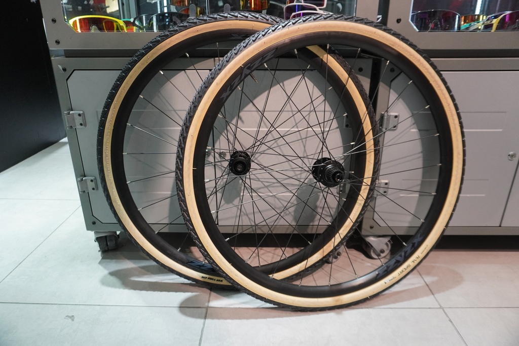 Paire de Roues ZZYZX Aluminium Disc - Body Shimano microspline + pneus Gravel