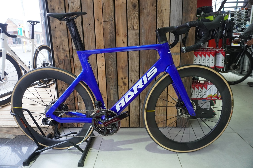 Adris Le Vitesse Bleu Shimano Dura-ace 2x 12v DI2 Roues Mavic Cosmic SLR 65mm Promo