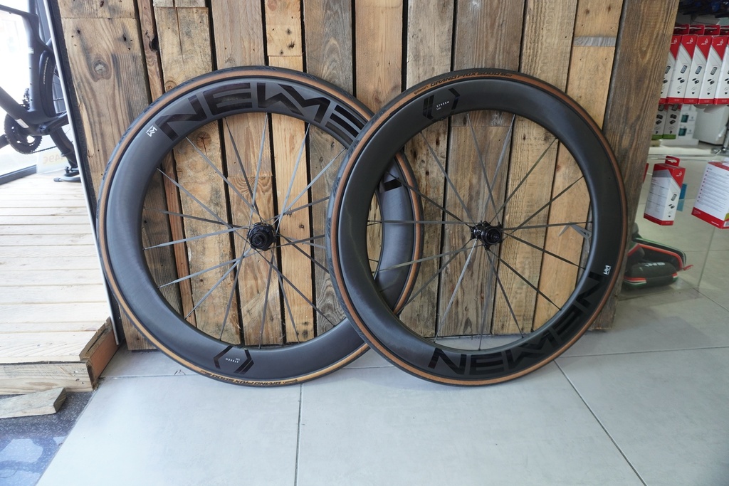 Pack Newmen Streem Sprint Vonoa 60-66 paire + pneus continental GP5000 28 TLR