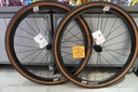 Paire de Roues DTswiss E1800 G + Pneus Schwalbe G-one TLR gravel