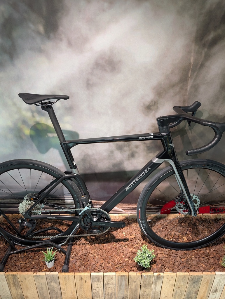 Bottecchia Emme5 105di2 54 roues carbone